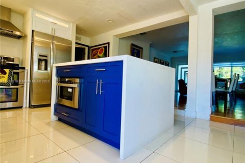 Casa en venta en West Miami, Florida, 4 dormitorios, 207.45 m2 № 2035019 - foto 19