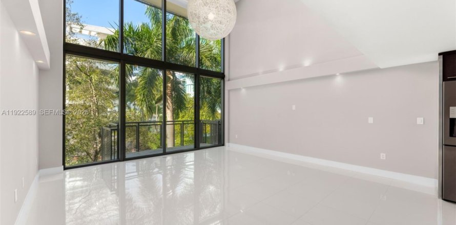 Condominio en Miami Beach, Florida, 2 dormitorios № 1984209