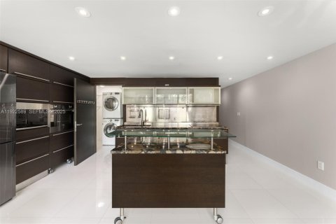 Condominio en venta en Miami Beach, Florida, 2 dormitorios, 157.93 m2 № 1984209 - foto 3