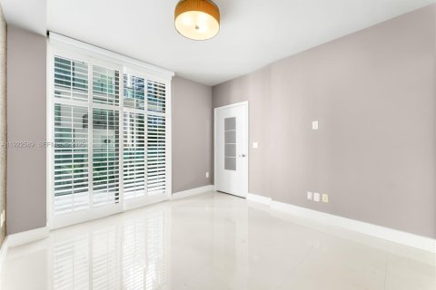 Condominio en venta en Miami Beach, Florida, 2 dormitorios, 157.93 m2 № 1984209 - foto 13