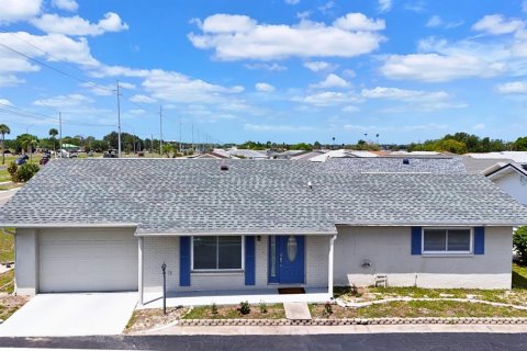Condo in Sun City Center, Florida, 2 bedrooms № 2120413 - photo 22