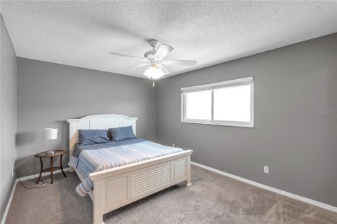 Condo in Sun City Center, Florida, 2 bedrooms № 2120413 - photo 10