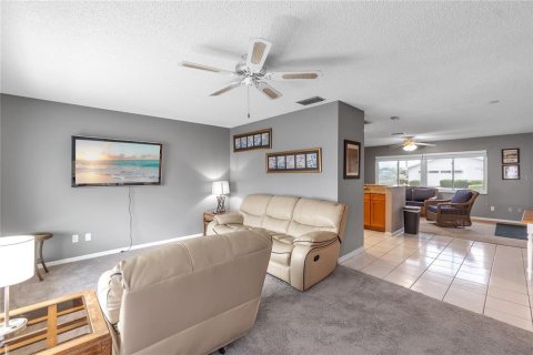 Condo in Sun City Center, Florida, 2 bedrooms № 2120413 - photo 2