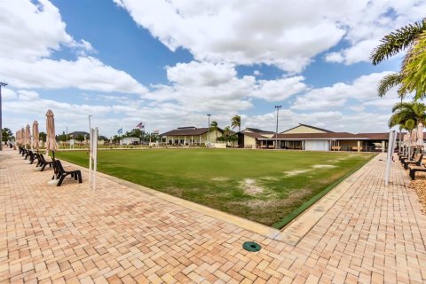 Condo in Sun City Center, Florida, 2 bedrooms № 2120413 - photo 21
