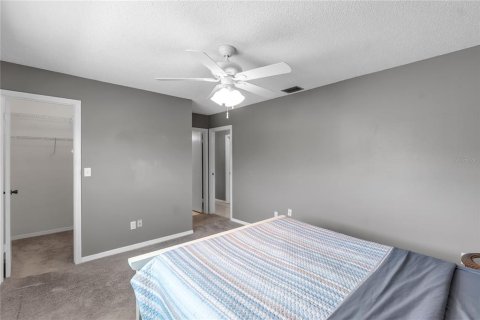 Condo in Sun City Center, Florida, 2 bedrooms № 2120413 - photo 11
