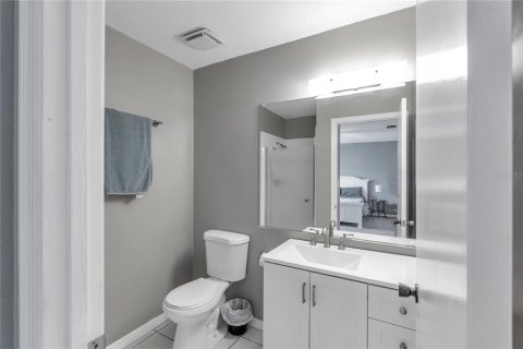 Condo in Sun City Center, Florida, 2 bedrooms № 2120413 - photo 12