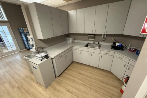 Immobilier commercial à louer à Gainesville, Floride: 673.54 m2 № 2143099 - photo 18