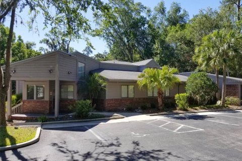 Immobilier commercial à Gainesville, Floride 673.54 m2 № 2143099