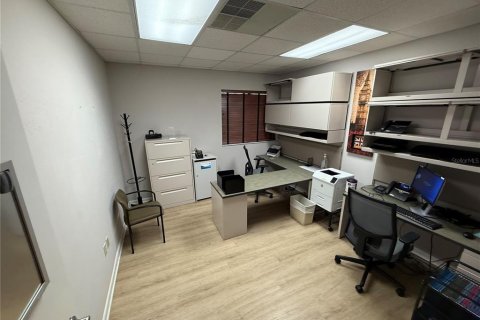 Immobilier commercial à louer à Gainesville, Floride: 673.54 m2 № 2143099 - photo 21