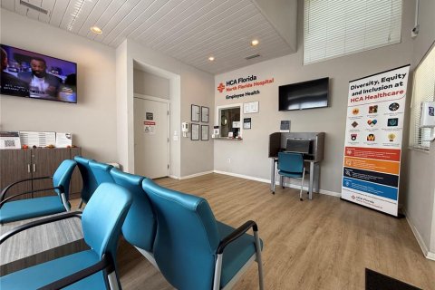 Immobilier commercial à louer à Gainesville, Floride: 673.54 m2 № 2143099 - photo 12