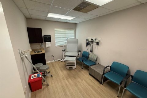 Immobilier commercial à louer à Gainesville, Floride: 673.54 m2 № 2143099 - photo 14