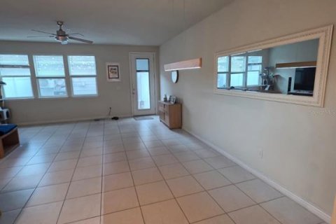 Villa ou maison à louer à Orlando, Floride: 4 chambres, 168.06 m2 № 2156436 - photo 2