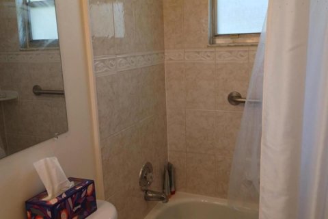 Apartment in Delray Beach, Florida 2 bedrooms, 81.75 sq.m. № 2190828 - photo 16