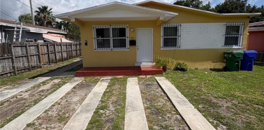Villa ou maison à Miami, Floride 2 chambres, 130.43 m2 № 2076059