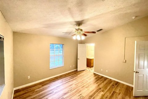 House in Dover, Florida 4 bedrooms, 268.49 sq.m. № 1784657 - photo 7