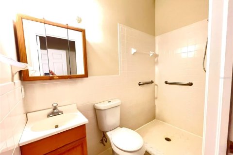 House in Dover, Florida 4 bedrooms, 268.49 sq.m. № 1784657 - photo 15