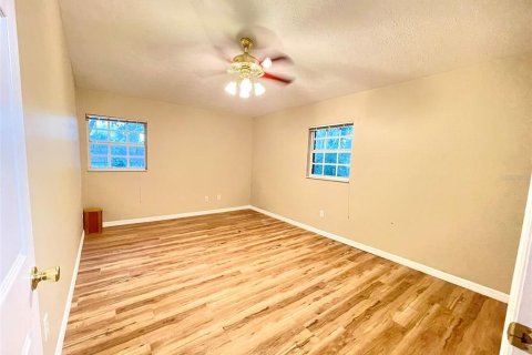 House in Dover, Florida 4 bedrooms, 268.49 sq.m. № 1784657 - photo 13