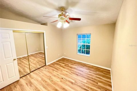 House in Dover, Florida 4 bedrooms, 268.49 sq.m. № 1784657 - photo 11