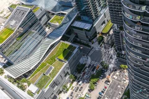 Condominio en alquiler en Miami, Florida, 3 dormitorios, 177.81 m2 № 2007010 - foto 8