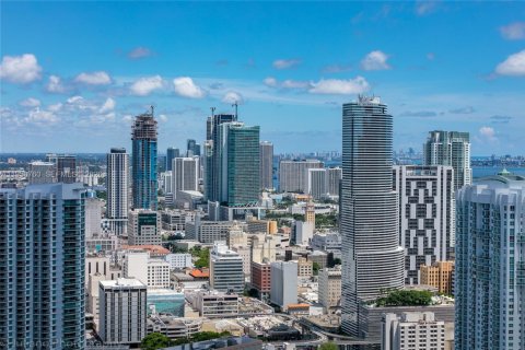 Condominio en alquiler en Miami, Florida, 3 dormitorios, 177.81 m2 № 2007010 - foto 15