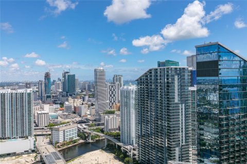 Condominio en alquiler en Miami, Florida, 3 dormitorios, 177.81 m2 № 2007010 - foto 9