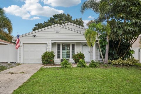 Villa ou maison à Palm Harbor, Floride 3 chambres, 96.15 m2 № 2398407
