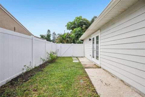 Villa ou maison à vendre à Palm Harbor, Floride: 3 chambres, 96.15 m2 № 2398407 - photo 27