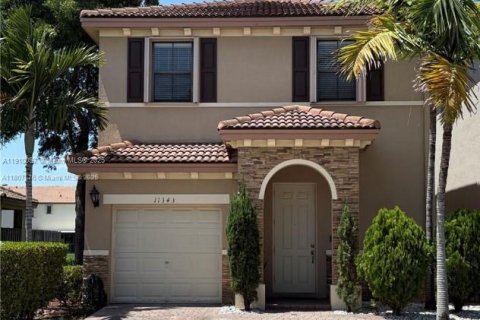 Touwnhouse à louer à Homestead, Floride: 3 chambres, 161.74 m2 № 1965895 - photo 1