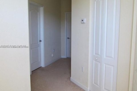 Touwnhouse à louer à Homestead, Floride: 3 chambres, 161.74 m2 № 1965895 - photo 10