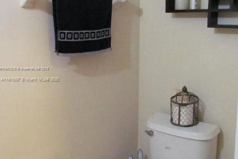 Touwnhouse à louer à Homestead, Floride: 3 chambres, 161.74 m2 № 1965895 - photo 9