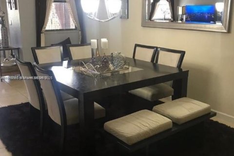 Touwnhouse à louer à Homestead, Floride: 3 chambres, 161.74 m2 № 1965895 - photo 7