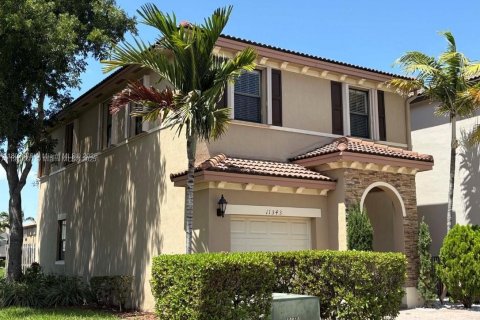 Touwnhouse à louer à Homestead, Floride: 3 chambres, 161.74 m2 № 1965895 - photo 2