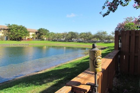 Touwnhouse à louer à Homestead, Floride: 3 chambres, 161.74 m2 № 1965895 - photo 3