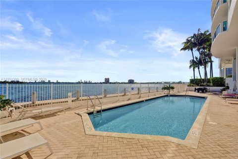 Condominio en venta en Miami, Florida, 1 dormitorio, 78.97 m2 № 1990303 - foto 17