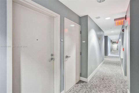 Condominio en venta en Miami, Florida, 1 dormitorio, 78.97 m2 № 1990303 - foto 25