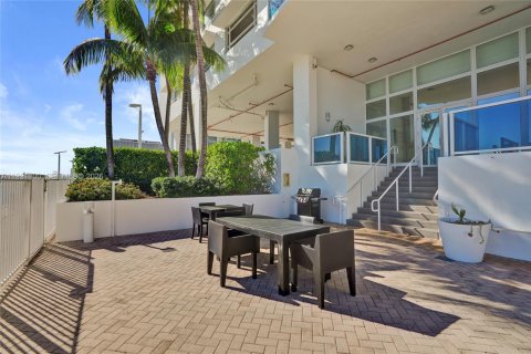 Condominio en venta en Miami, Florida, 1 dormitorio, 78.97 m2 № 1990303 - foto 30