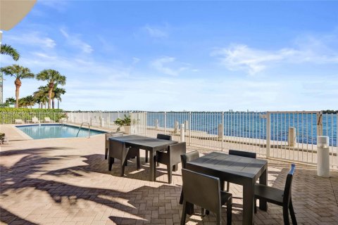 Condominio en venta en Miami, Florida, 1 dormitorio, 78.97 m2 № 1990303 - foto 28