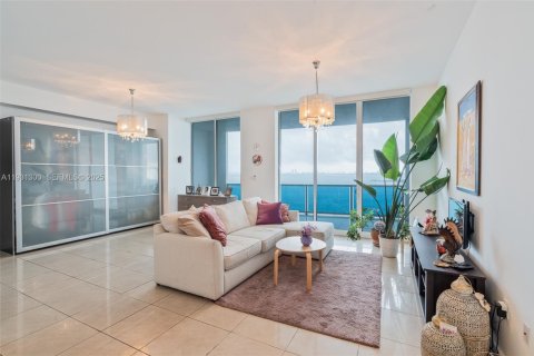 Купить кондоминиум в Майами, Флорида 1 спальня, 78.97м2, № 1990303 - фото 2