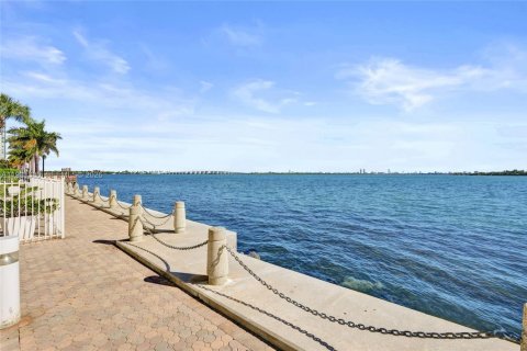 Condominio en venta en Miami, Florida, 1 dormitorio, 78.97 m2 № 1990303 - foto 13