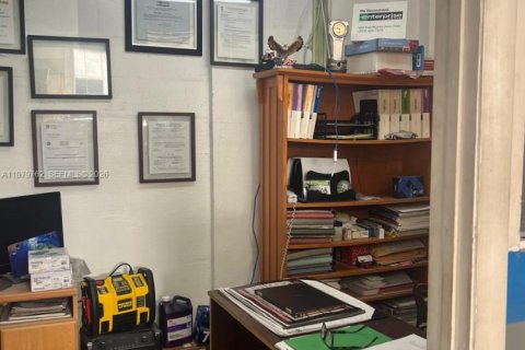 Commercial property in Davie, Florida № 2046339 - photo 8