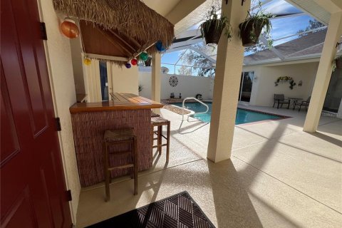 House in Weeki Wachee, Florida 3 bedrooms, 221.57 sq.m. № 1528359 - photo 4