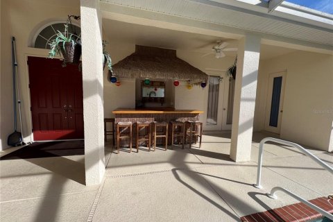 House in Weeki Wachee, Florida 3 bedrooms, 221.57 sq.m. № 1528359 - photo 6
