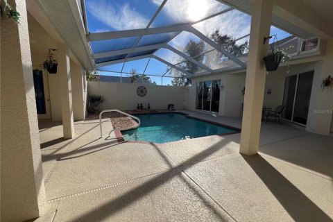 House in Weeki Wachee, Florida 3 bedrooms, 221.57 sq.m. № 1528359 - photo 5