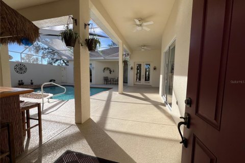 House in Weeki Wachee, Florida 3 bedrooms, 221.57 sq.m. № 1528359 - photo 3