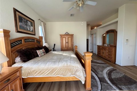 House in Weeki Wachee, Florida 3 bedrooms, 221.57 sq.m. № 1528359 - photo 26