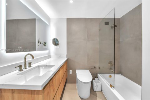 Condominio en venta en Miami Beach, Florida, 1 dormitorio, 79.15 m2 № 2007468 - foto 15