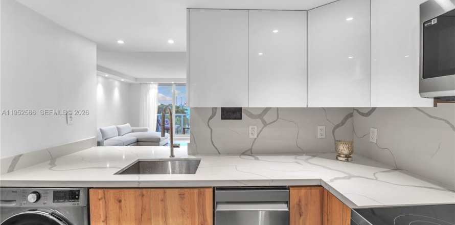 Condominio en Miami Beach, Florida, 1 dormitorio  № 2007468