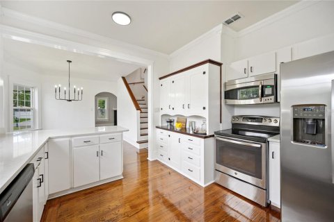 House in Lakeland, Florida 5 bedrooms, 222.97 sq.m. № 2259107 - photo 12
