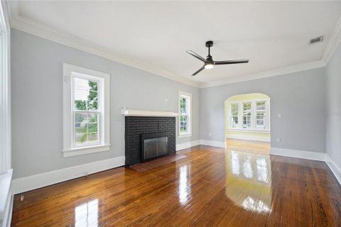 House in Lakeland, Florida 5 bedrooms, 222.97 sq.m. № 2259107 - photo 4