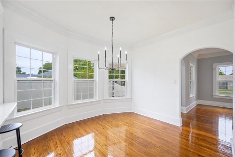 House in Lakeland, Florida 5 bedrooms, 222.97 sq.m. № 2259107 - photo 15